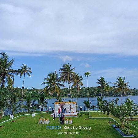 Ashtamudi Lake Garden Resorts Коллам Екстер'єр фото